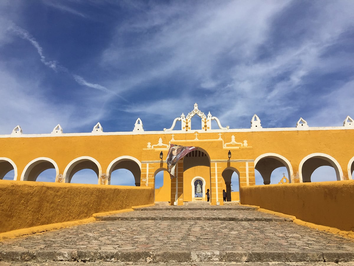 Izamal, el pueblo mágico que resguarda tres culturas | NVI Noticias