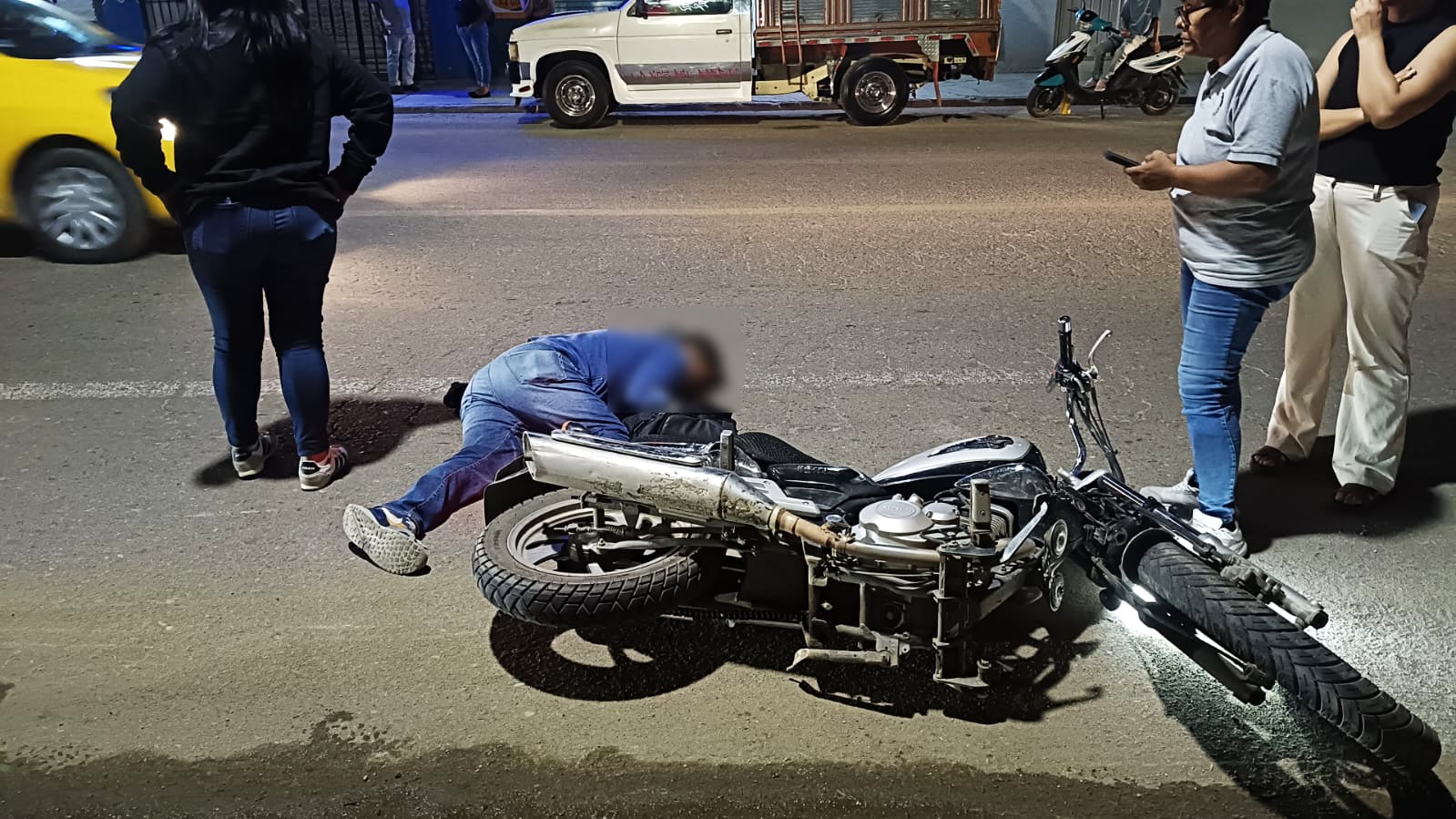 Motociclista muere arrollado rumbo a su vivienda