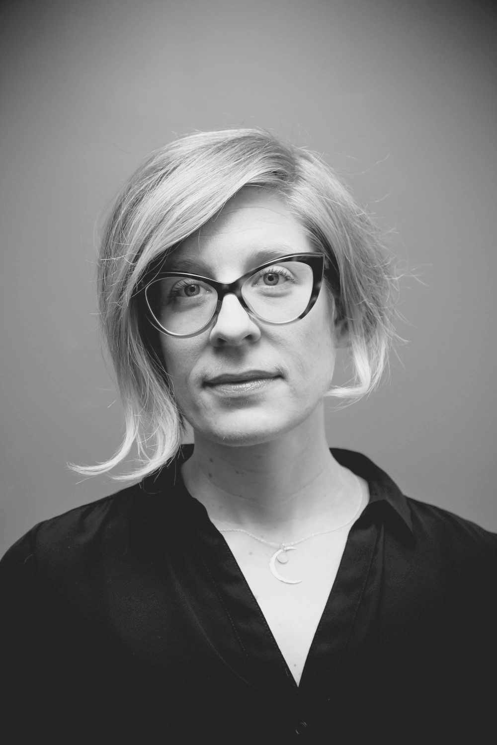 Kathryn Nicolai es escritora y la creadora del podcast de éxito mundial "Nothing Much Happens", con más de 10 millones de descargas hasta el momento y disponible en 70 países.