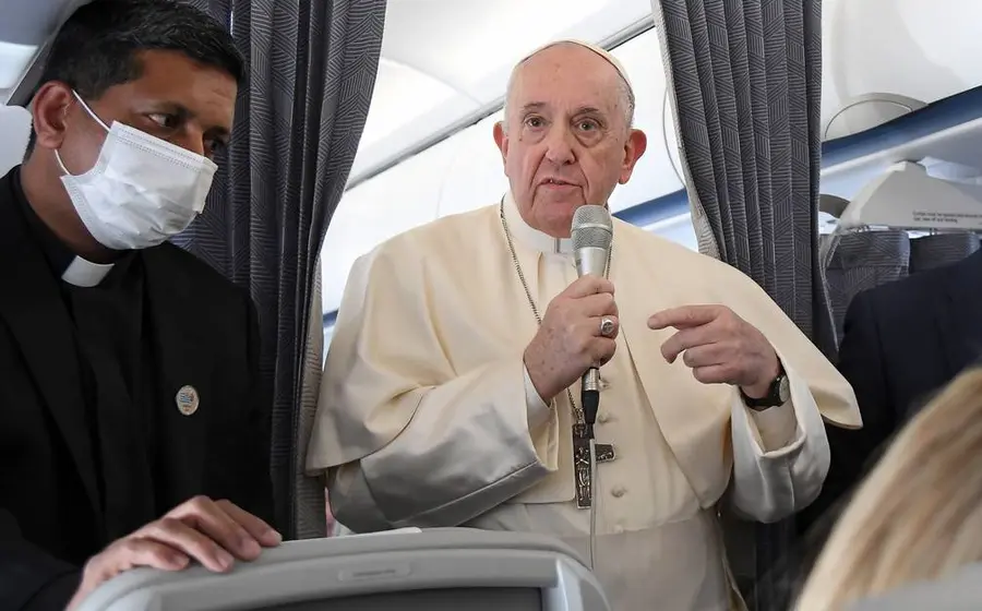 El Papa Francisco dio una conferencia de prensa a su regreso de Grecia y Chipre. (Foto: EFE)