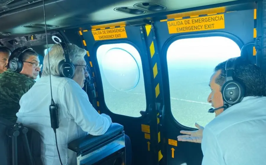 AMLO y pilotos