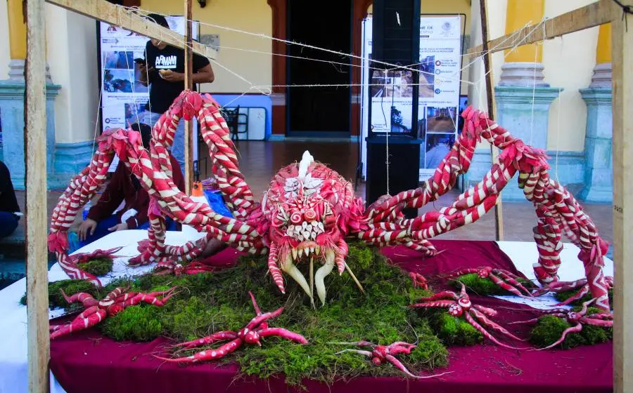 Escultura hecha de rábano