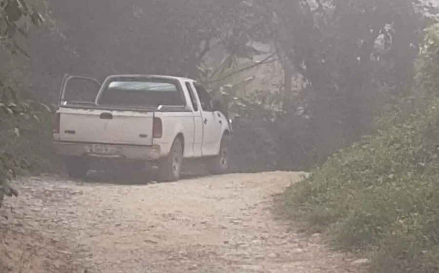 Camioneta abandonada en Putla de Guerrero