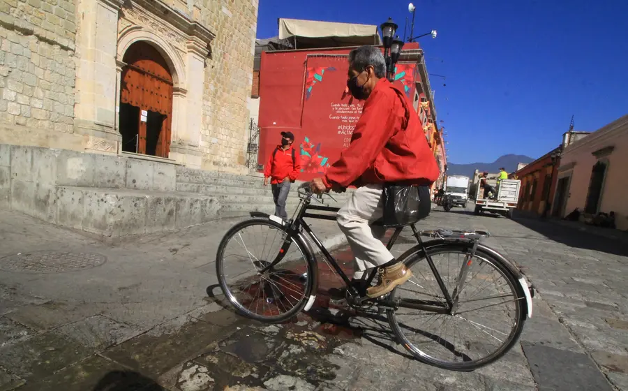 Ciclista en el centro