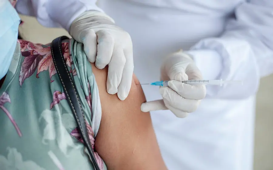Se prevé que la aplicación de una cuarta dosis de la vacuna anticovid podría ser necesaria en los 12 meses próximos.