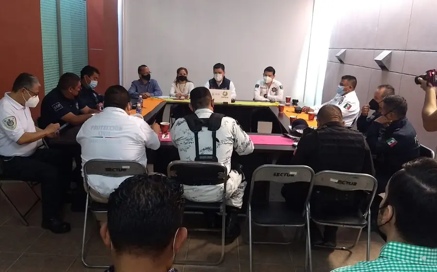 Junta con dependencias de seguridad
