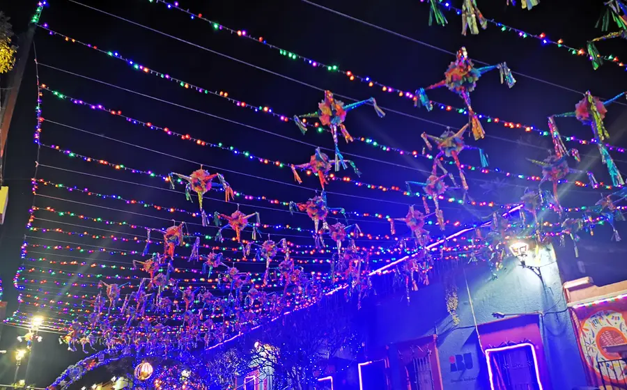 Luces navideñas en Jalatlaco