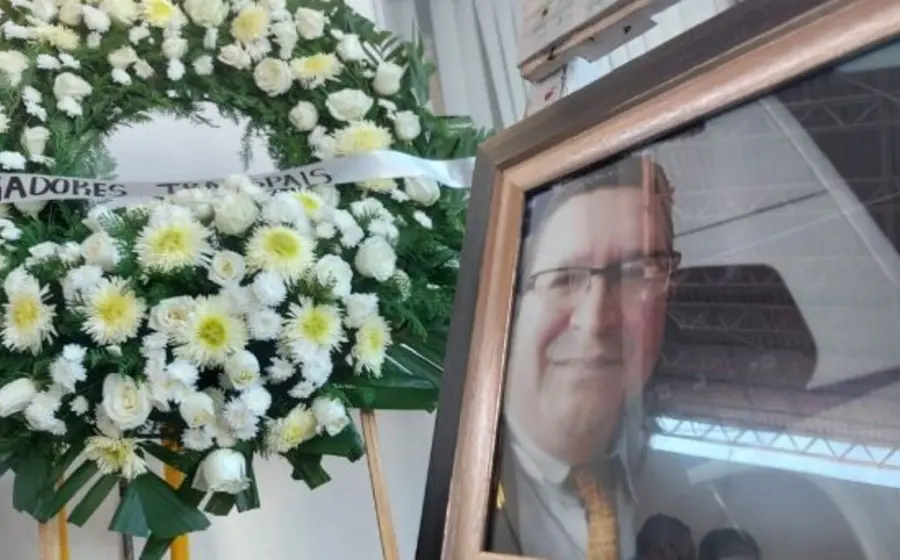 Funeral del operador de autobús