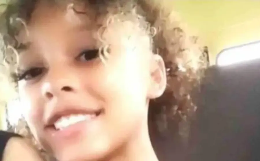 Kyra Scott, la hermana de Wilson.