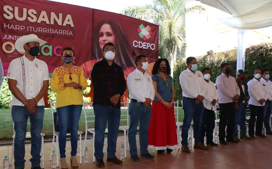 Harp con miembros del CDEPO