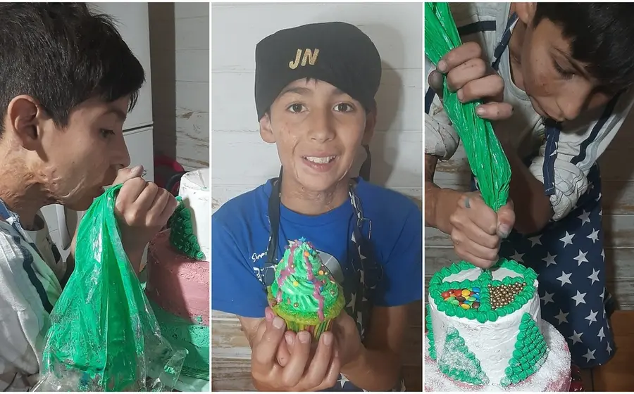 Niño con sus pasteles