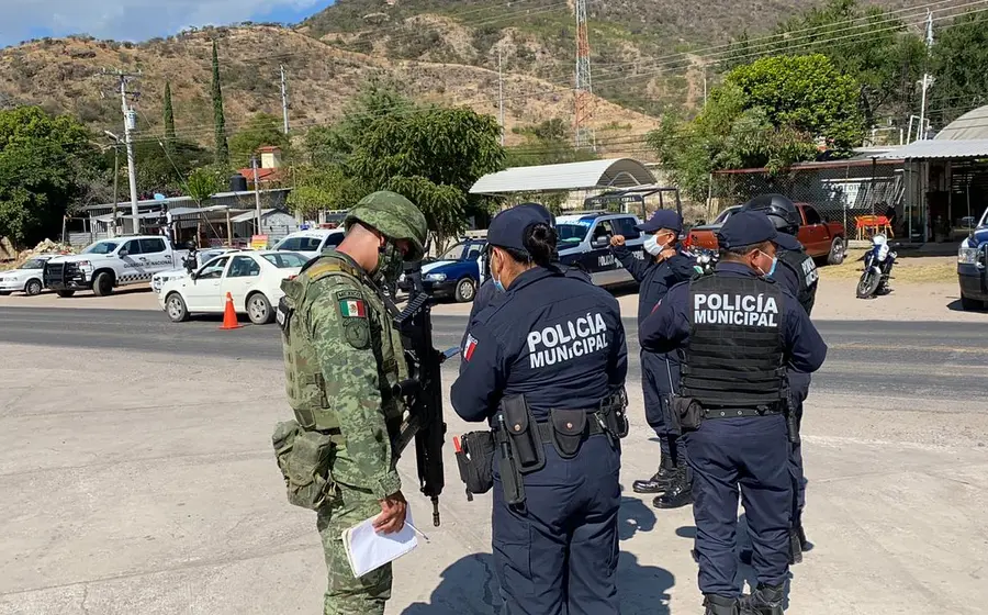 Militares y municipales