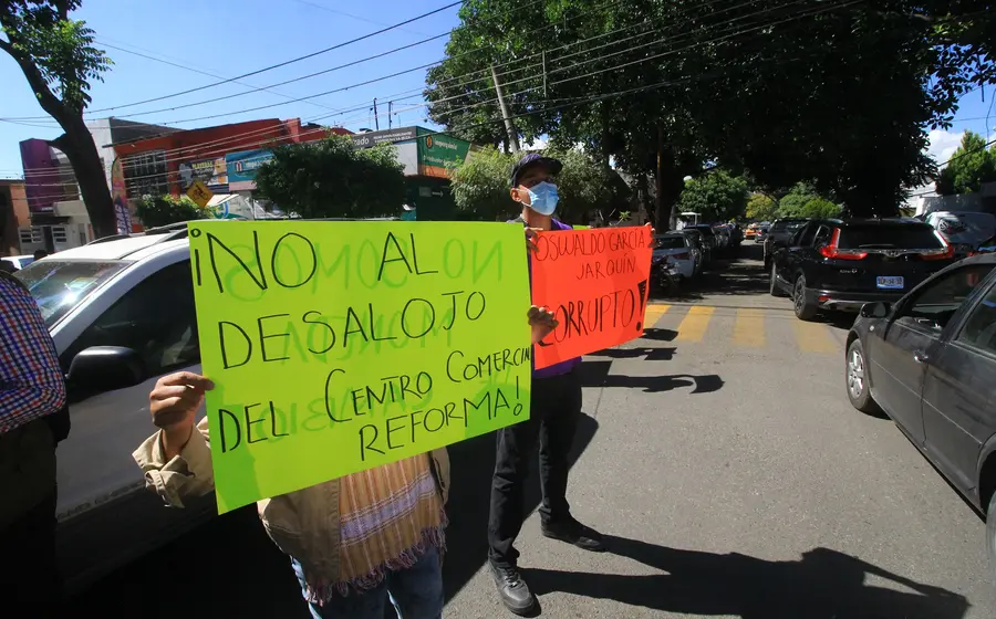 Comerciantes manifestándose