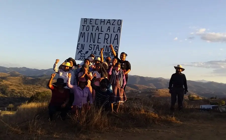 Personas, cartel, campo