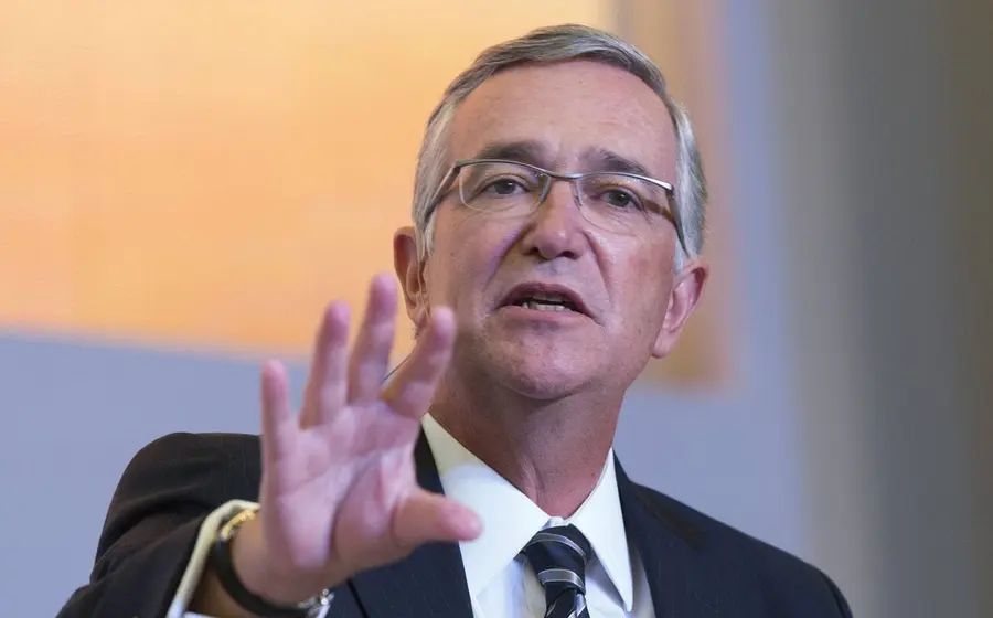 Salinas Pliego respondió que le parece “más que justo” cobrar altos intereses, pues él pone el precio por prestar su dinero.