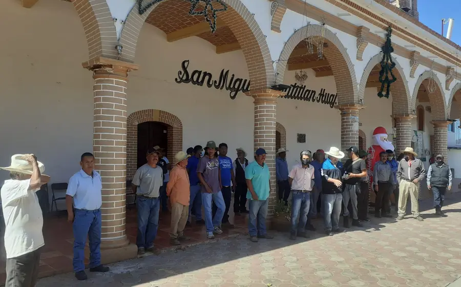 Ciudadanos de San Miguel Amatitlán