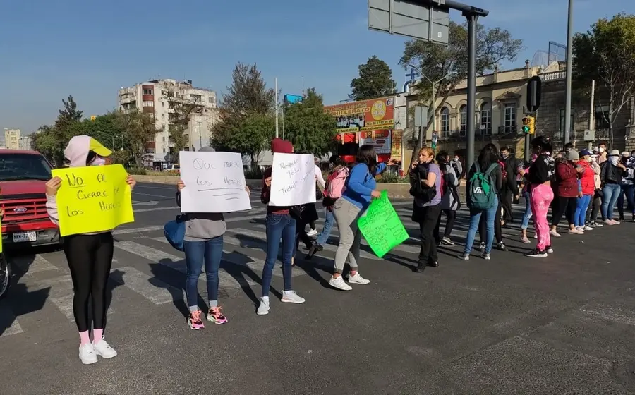 Las trabajadoras sexuales señala que los hoteleros de CdMx les aumentan los precios afectando sus actividades.