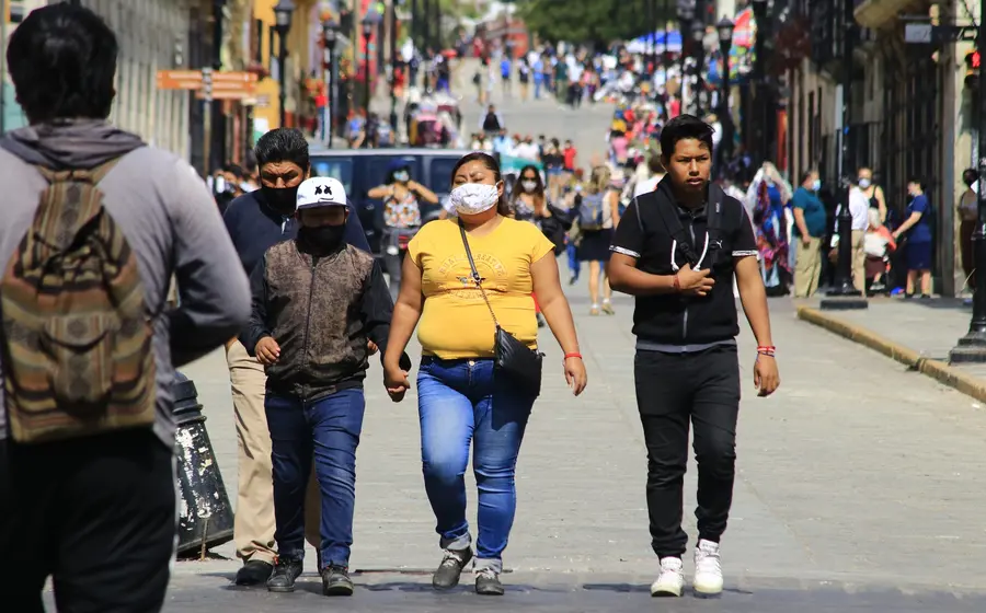 Personas caminando