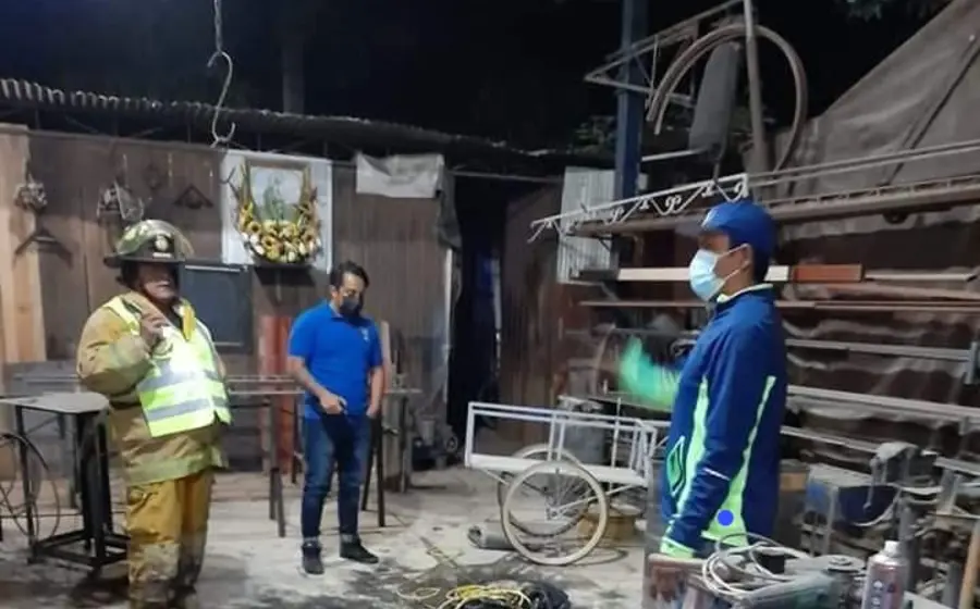Bomberos y herreros en Oaxaca