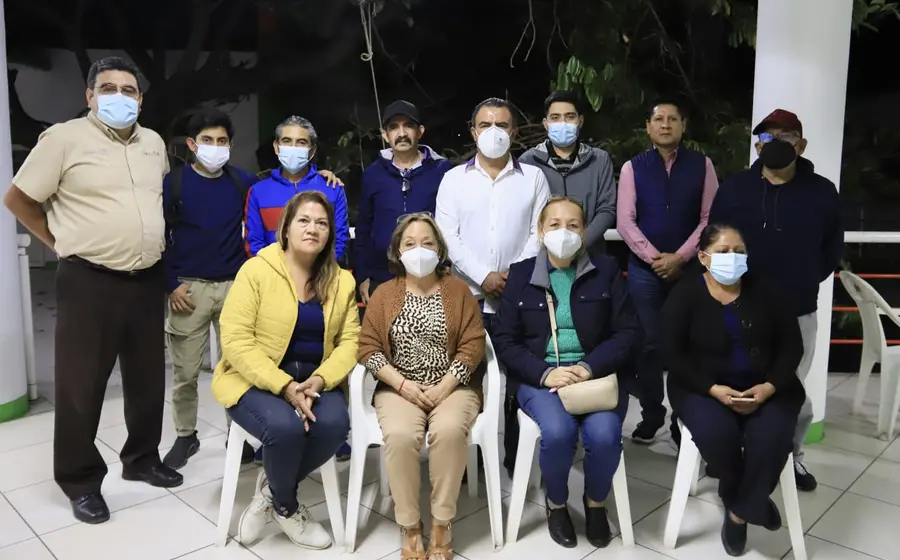 Armando Contreras y médicos