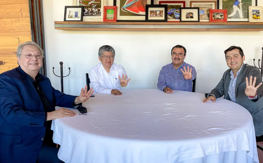 El diputado federal Armando Contreras Castillo, los diputados locales Luis Alfonso Silva Romo y Ericel Gómez Nucamendi y el edil electo de Oaxaca de Juárez, Francisco Martínez Neri, expusieron sus expectativas previas a las elecciones del próximo año en la entidad.