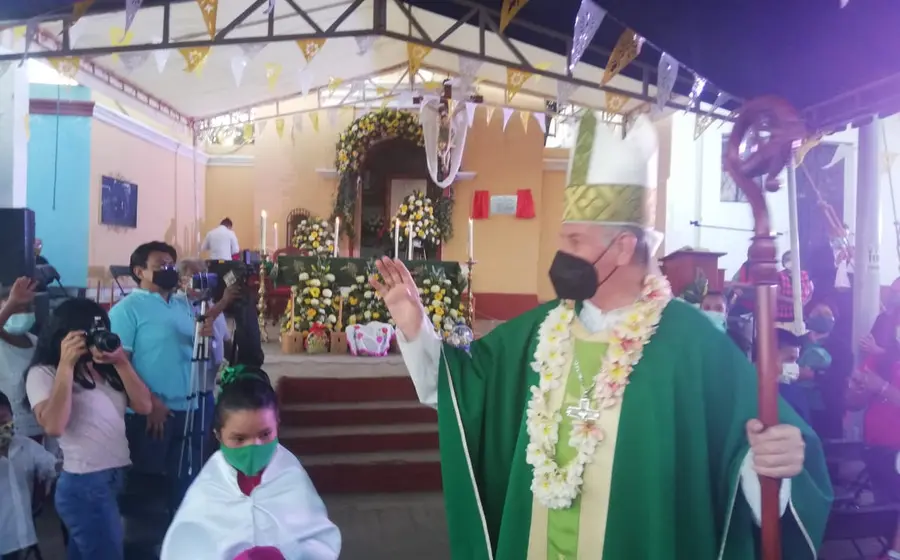 El monseñor Pedro Vázquez Villalobos presidió una celebración eucarística y develó una placa alusiva al hecho histórico.