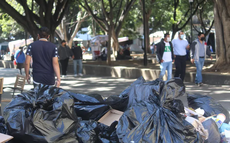 Basura en el centro histórico de Oaxaca