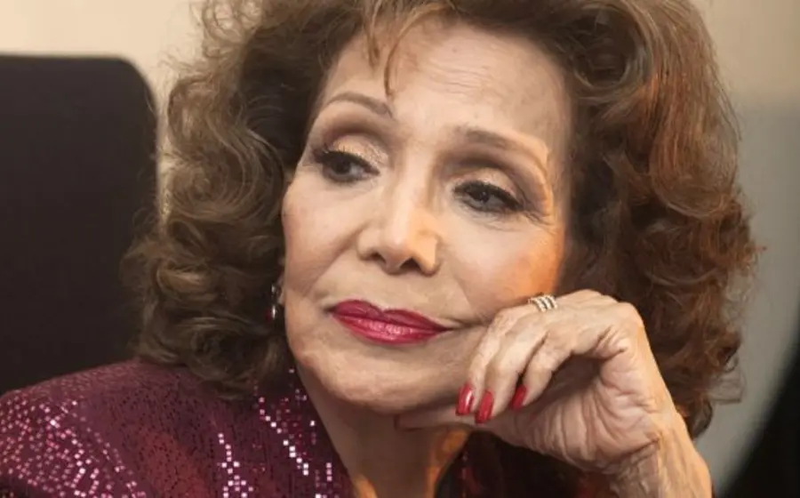 María Victoria indicó que analizan contratar a Aracely Arámbula o Salma Hayek para encarnarla en próxima bioserie.