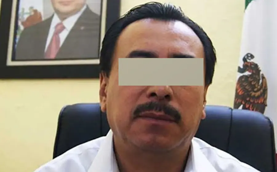 Testigos señalan que la menor se encontraba en la banqueta caminando cuando fue sorprendida y prensada contra un poste de luz, por el vehículo conducida por Antonio G.R. 