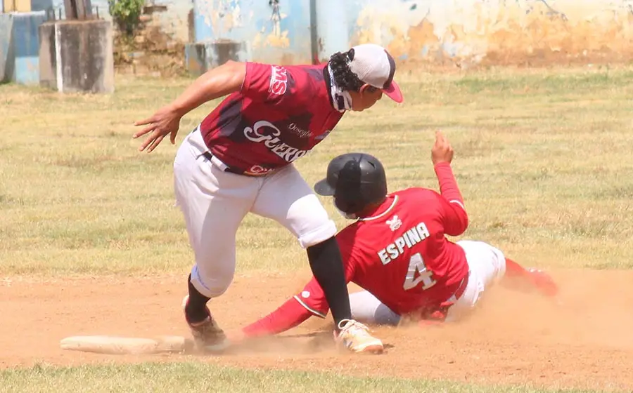 Guerreros estreno “trapos” y ganó la batalla a Cerveceros al son de 8-6. 