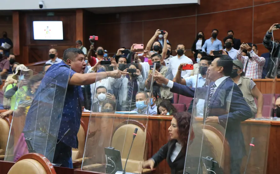 Enfrentamiento entre diputados