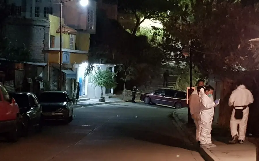 Forenses en la escena del crimen