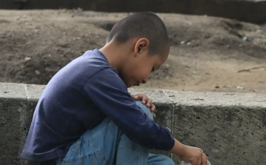 Niño de escasos recursos en Oaxaca