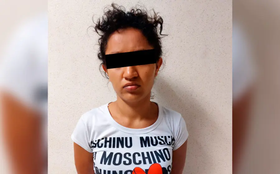 Ivette Alejandra fue detenida acusada de desmantelar una motocicleta.