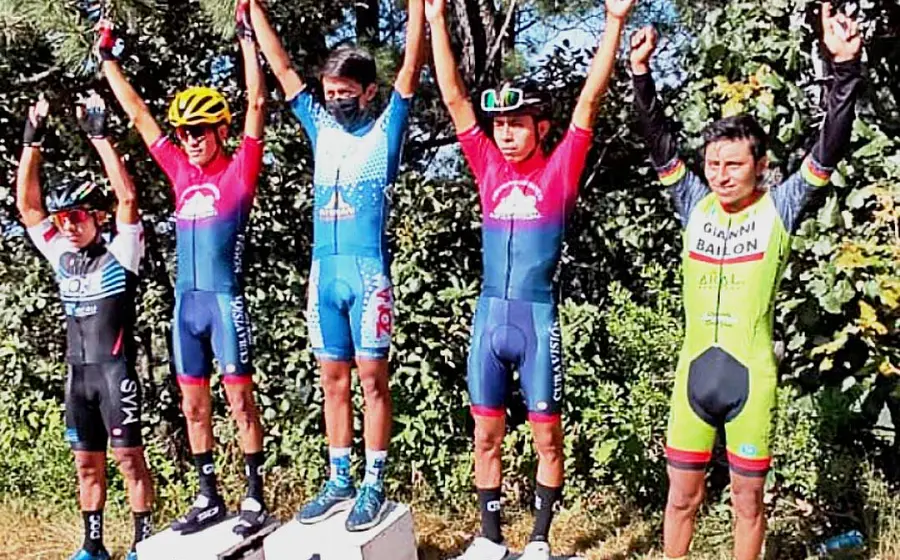 Andrés Canseco llegó en solitario a la meta instalada en la alta montaña.