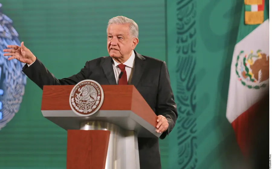 López Obrador criticó que aún existan gastos excesivos y superfluos.  Foto: Agencia Reforma