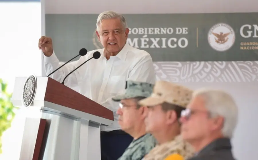 AMLO dando su conferencia de prensa