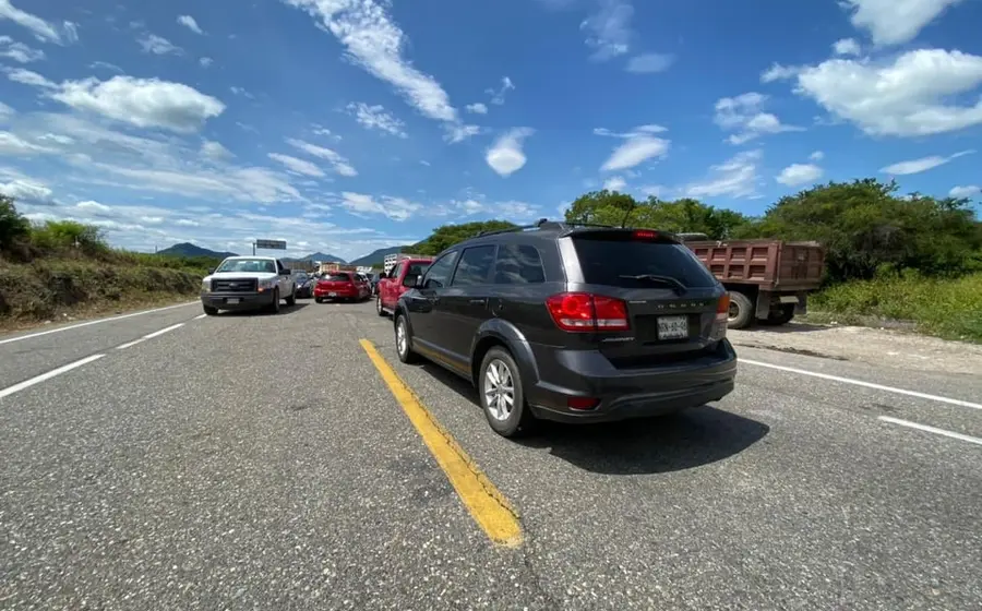 Sobre la Panamericana, un grupo de comuneros hizo patente su exigencia.