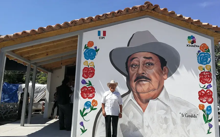  Don Cándido Carrasco fue el mejor representante de la pintura popular de Juchitán.