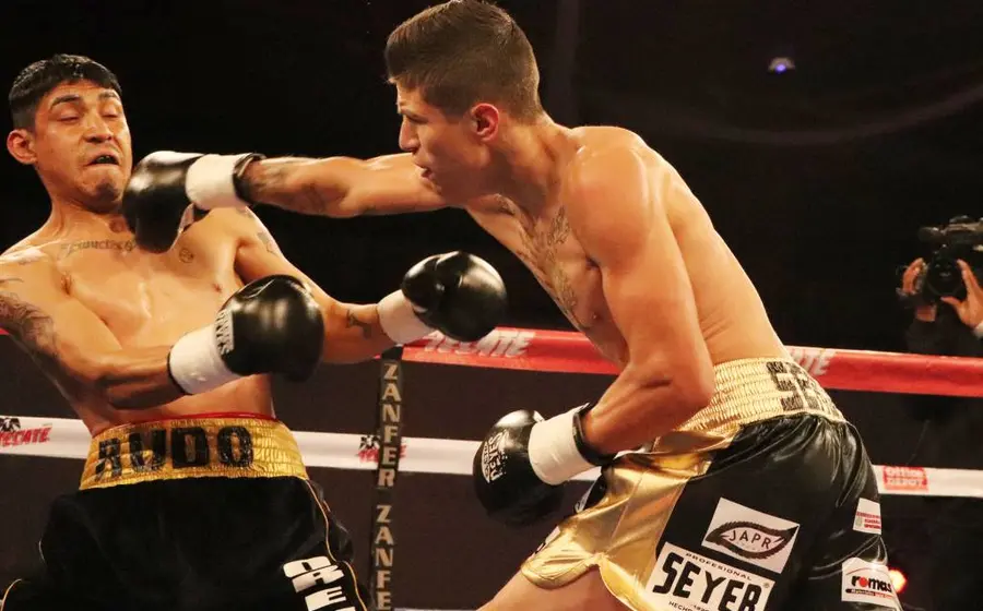 Chirino Jr. Peleando