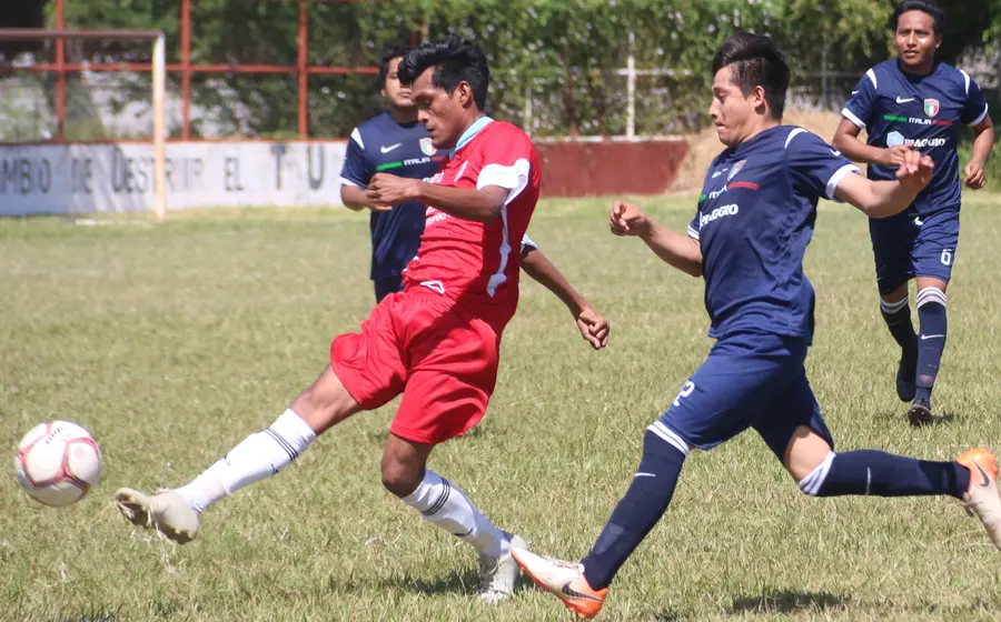 Colo Colo estuvo cerca de acabar con el invicto de Mártires. 