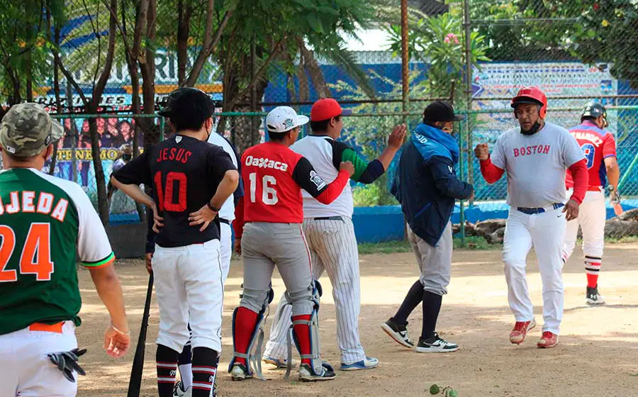 José Luis García disparó jonrón por los Pericos, en el duelo que perdieron con Nacionales. 
