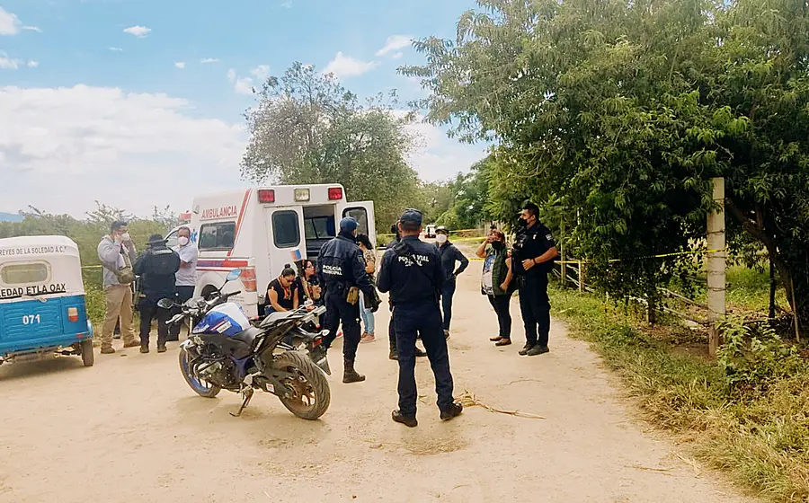 Una mujer y su hija de ocho meses fueron localizadas sin vida.
