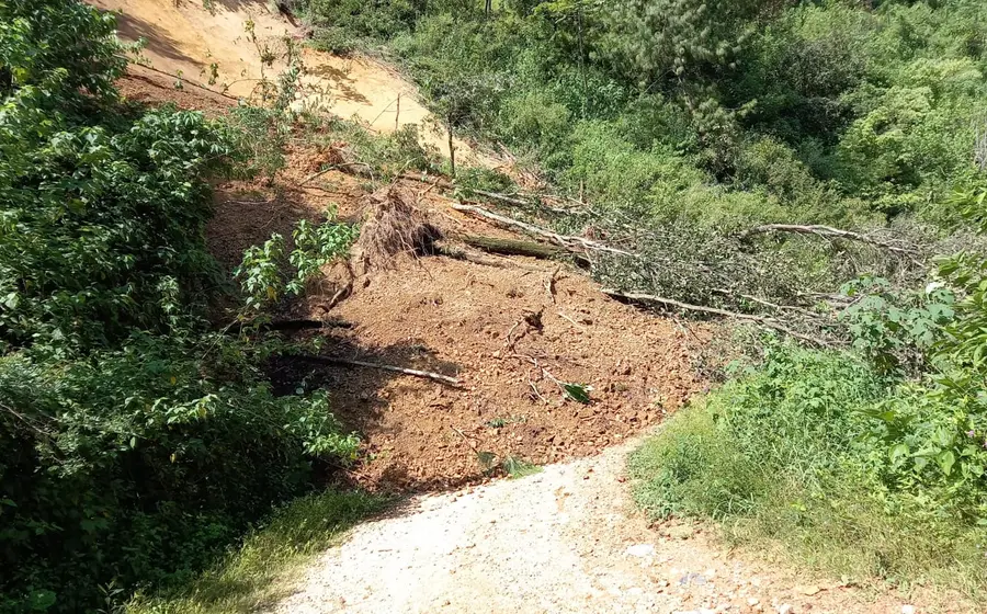 Las fuertes lluvias han provocado daños en caminos de la Mixteca.