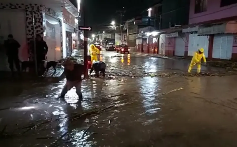  Los encharcamientos se registraron en al menos ocho colonias de Huajuapan.