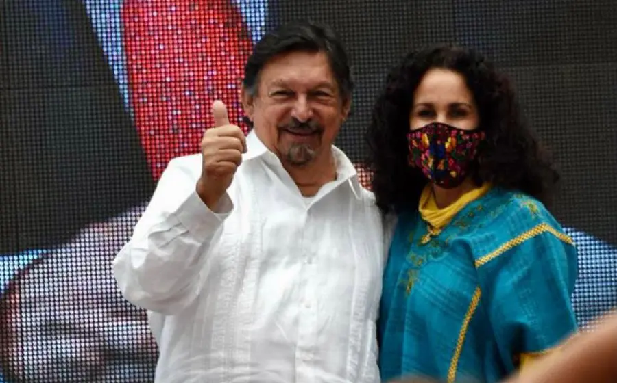 Napoleón Gómez Urrutia y Susana Harp Iturribarría