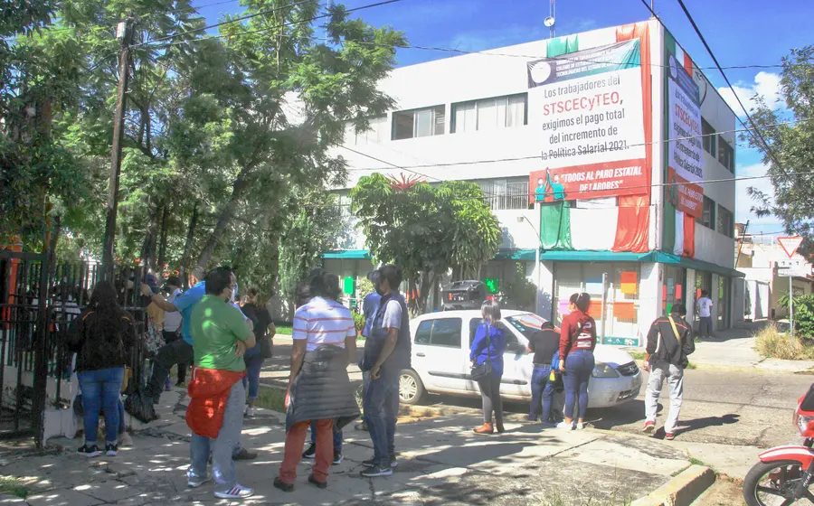  Los sindicatos SUTIEBO, Sutcobao y STSCECyTEO se declararon ayer en paro de labores. (Emilio Morales Pacheco)