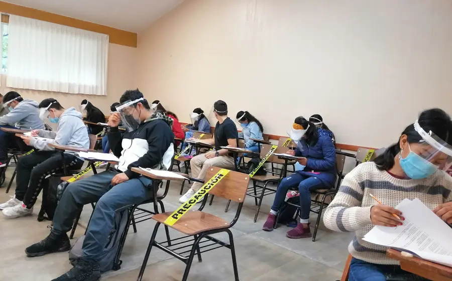 Alumnos de la UTM en clases