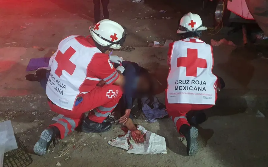 paramédicos cruz roja apuñalado 
