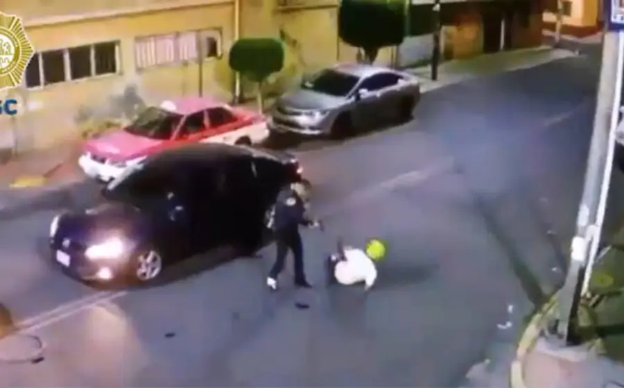 Al presunto ladrón le encontraron una réplica de arma de fuego corta y dos teléfonos celulares.